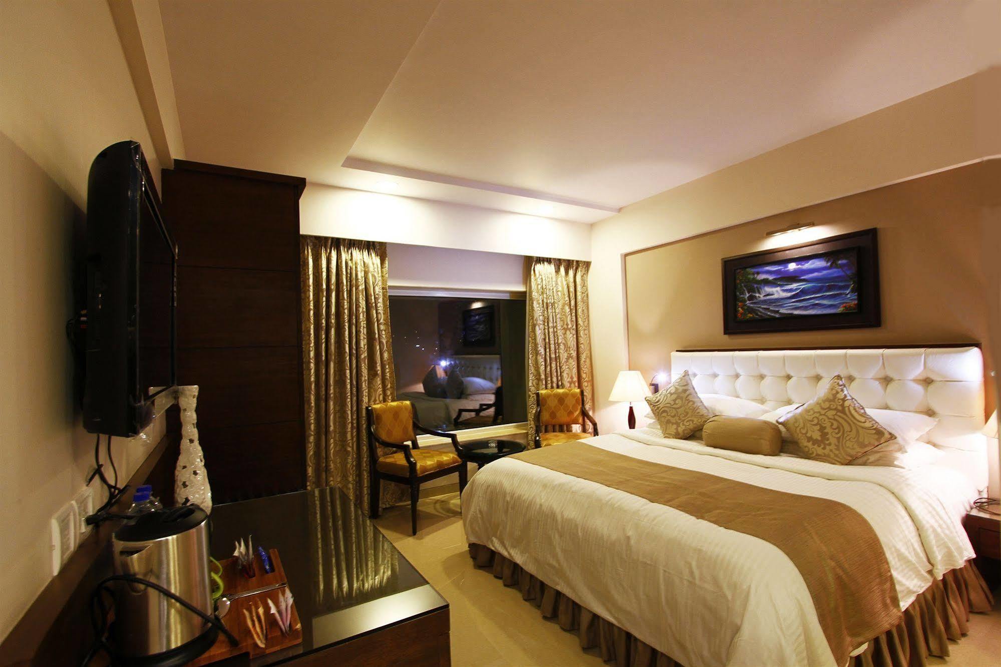 Hotel La Capitol Panaji Exterior photo